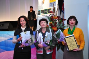 11 октября 2012 г. Награждение победителей Всероссийского конкурса «Медицинская сестра года» в номинации «Лучшая анестезистка, медсестра отделения реанимации». Справа Попова Е.Е., 3 место