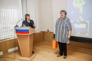 Награждение Т.А. Меховой за особый вклад в развитие ОПСА