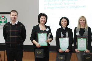 Вручение благодарственных писем ОПСА организаторам курса — представителям Эскулап-академии