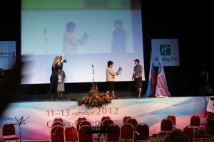 Вручение Почетной грамоты РАМС Бучко О.А. за активное участие в подготовке секции «Исследования в сестринском деле»