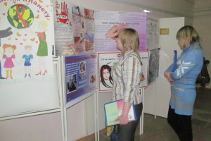 Выставка плакатов и конкурсных работ конкурса ОПСА «Лучший по профессии 2011» в номинации «Лучшая медицинская сестра приемного отделения»